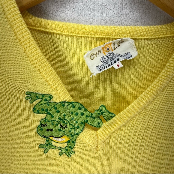 Vintage 1960's-70's Yellow Cyn Les Frog Patch Sweater Size Small - Picture 3 of 8